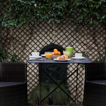 Western Rives De Paris La Defense מלון 3*