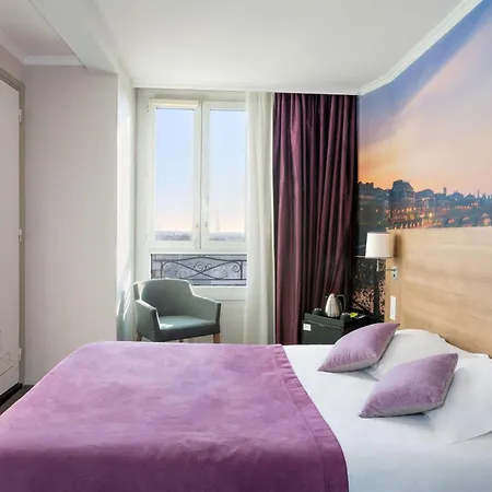Western Rives De Paris La Defense מלון 3*