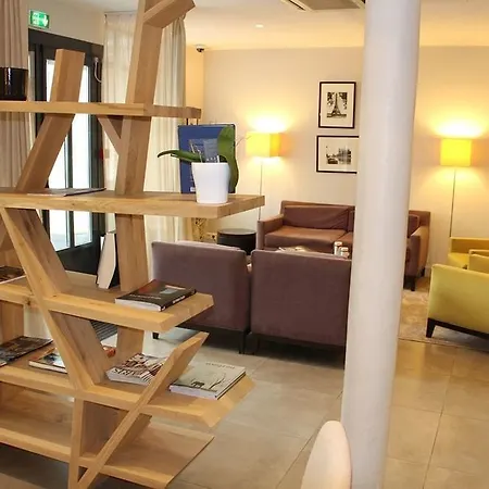 Hotel Western Rives De Paris La Defense 3*