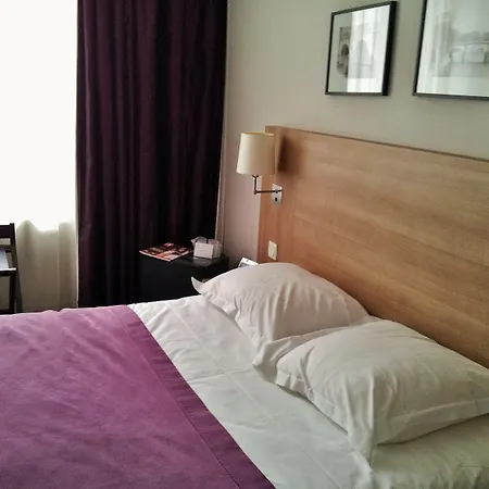 Western Rives De Paris La Defense