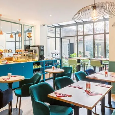 Hotel Western Rives De Paris La Defense 3*