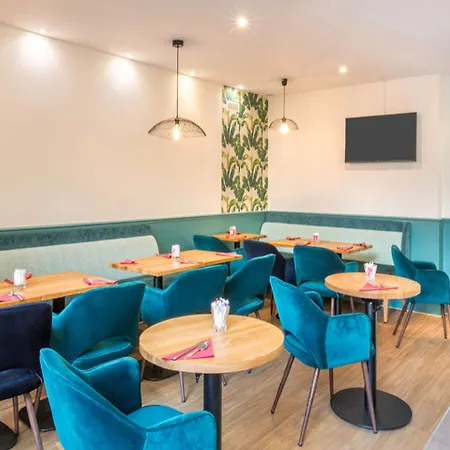 Western Rives De Paris La Defense מלון