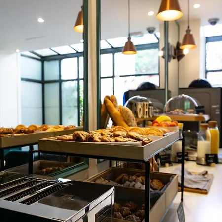 Western Rives De Paris La Defense 3*