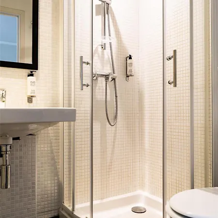 Western Rives De Paris La Defense 3*