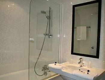 Hotell Western Rives De Paris La Defense