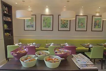 Hotell Western Rives De Paris La Defense