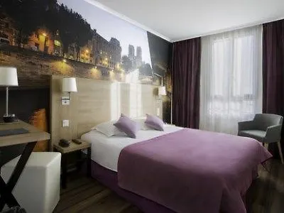 Western Rives De Paris La Defense מלון 3*