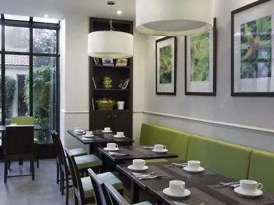 Western Rives De Paris La Defense מלון