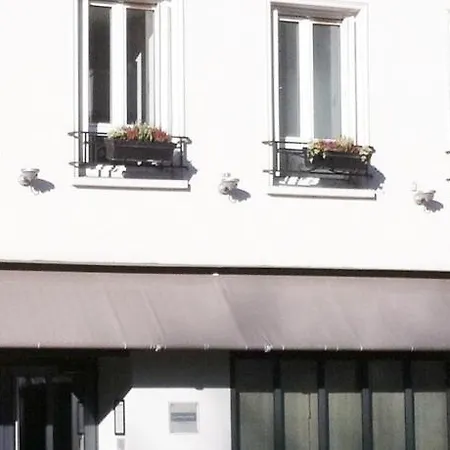 מלון Western Rives De Paris La Defense 3*