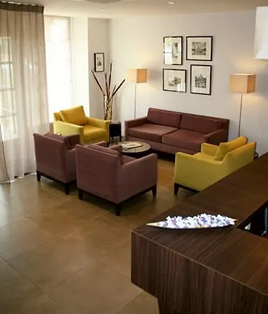 Western Rives De Paris La Defense 3* Courbevoie