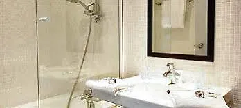 Hotell Western Rives De Paris La Defense Courbevoie