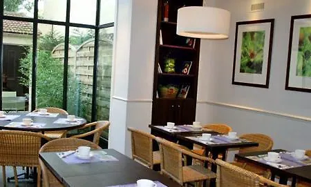 Western Rives De Paris La Defense Courbevoie